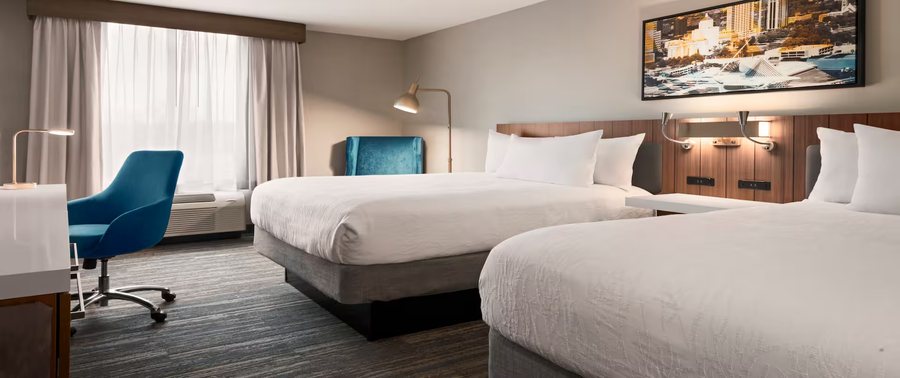 Hilton Garden Inn Milwaukee Brookfield Conference Center — Guest room
