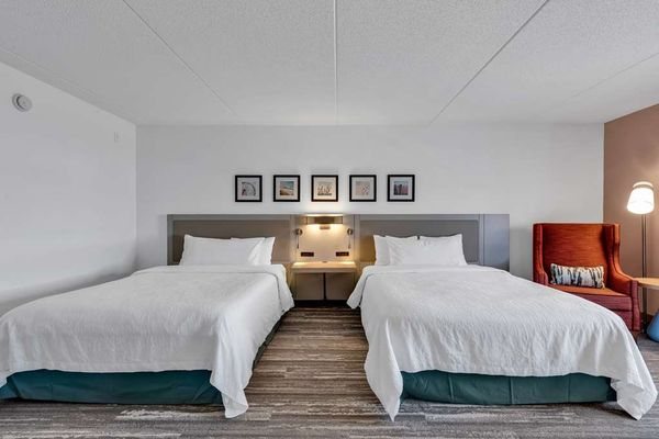 Hilton Garden Inn Myrtle Beach Coastal Grand Mall — Guest room