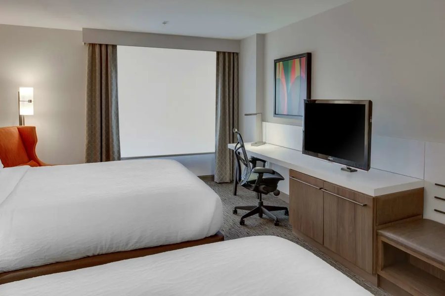 Hilton Garden Inn Oklahoma City Airport — Guest room