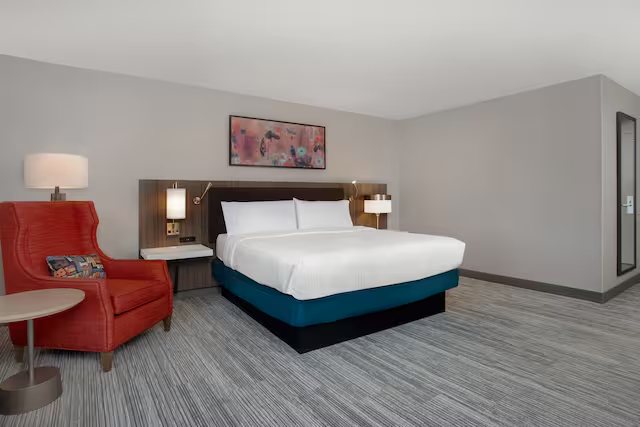 Hilton Garden Inn Omaha West — Guest room