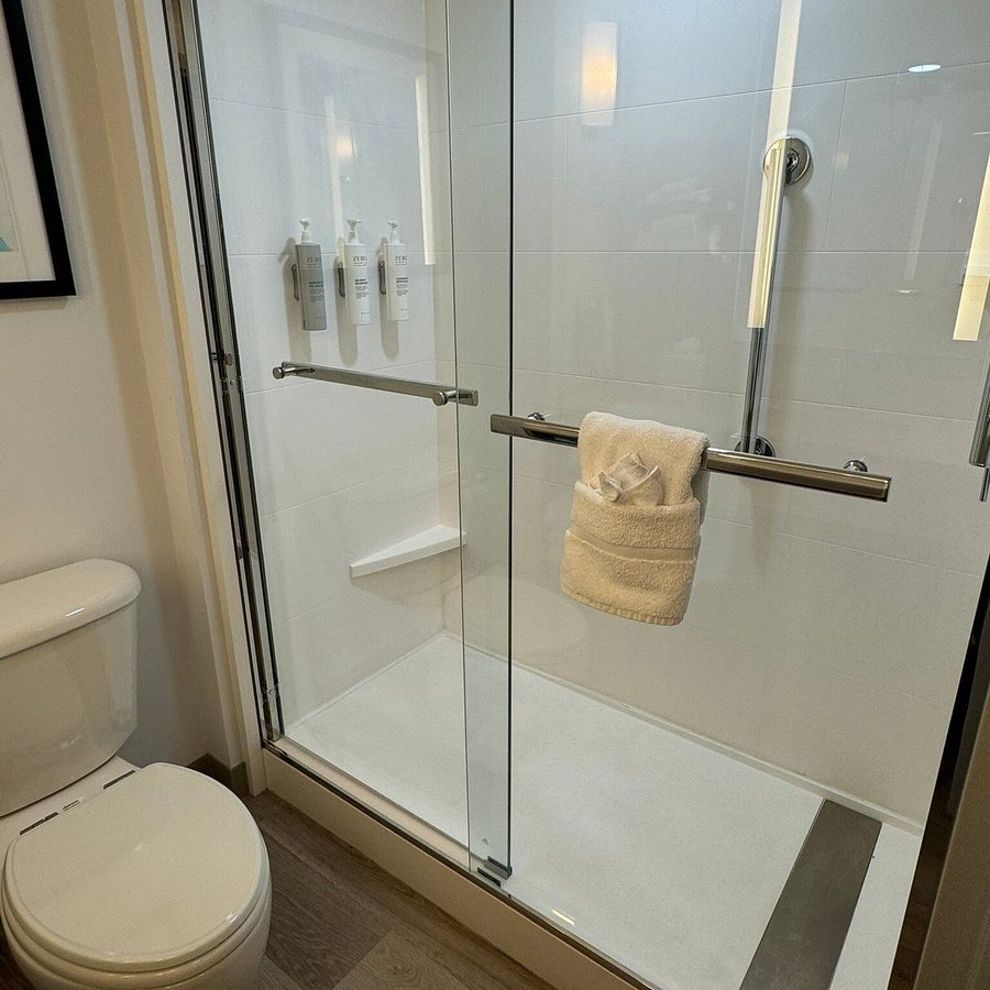 Hilton Garden Inn Orlando North Lake Mary — Bathroom