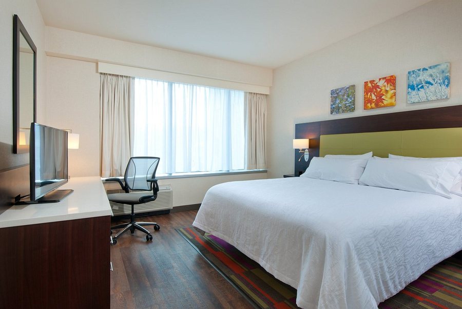 Hilton Garden Inn Pittsburgh Downtown — Guest room