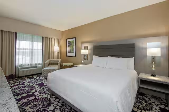 Hilton Garden Inn Raleigh crabtree Valley — Guest room