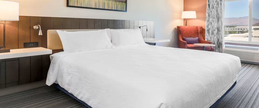 Hilton Garden Inn Reno — Guest room