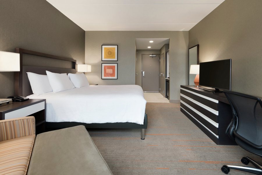 Hilton Garden Inn Rochester University Medical Center — Guest room