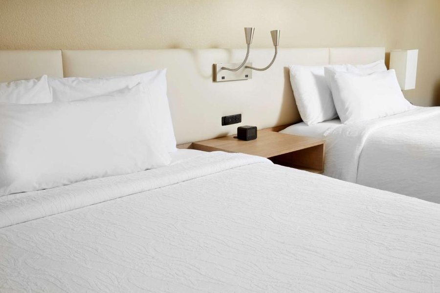 Hilton Garden Inn Savannah Midtown — Guest room