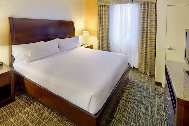 Hilton Garden Inn Springfield MO — Guest room