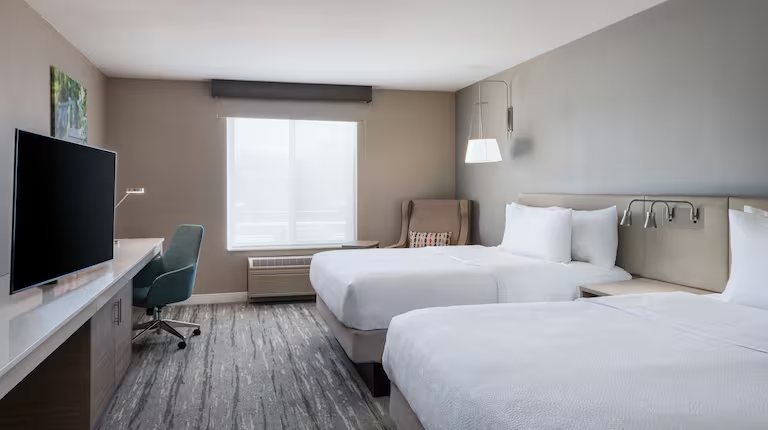 Hilton Garden Inn St Charles — Guest room
