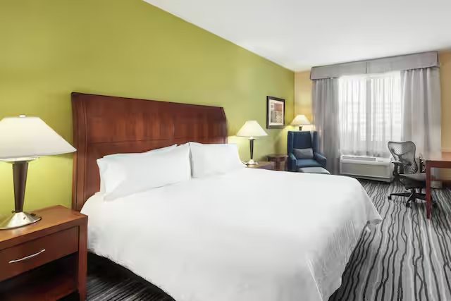 Hilton Garden Inn St Louis Shiloh O Fallon IL — Guest room