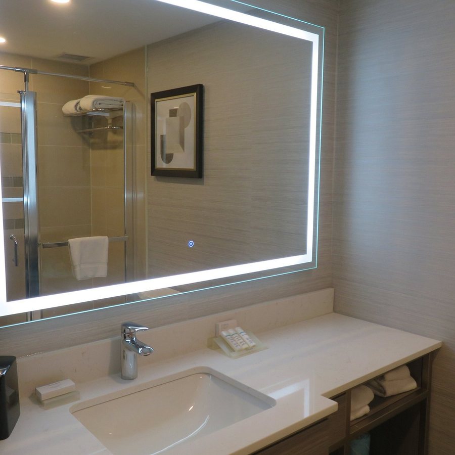 Hilton Garden Inn Sudbury — Bathroom