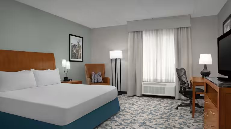 Hilton Garden Inn Tallahassee Central — Guest room