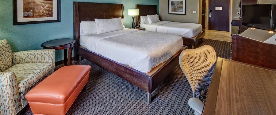 Hilton Garden Inn Tulsa Midtown — Guest room