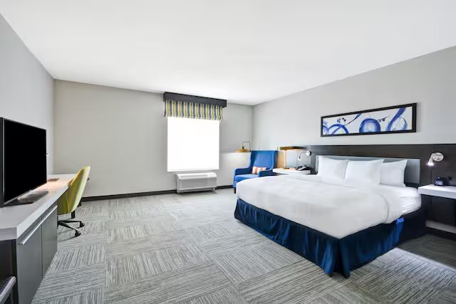 Hilton Garden Inn Tulsa South — Guest room