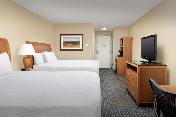 Hilton Garden Inn Yakima Downtown — Guest room