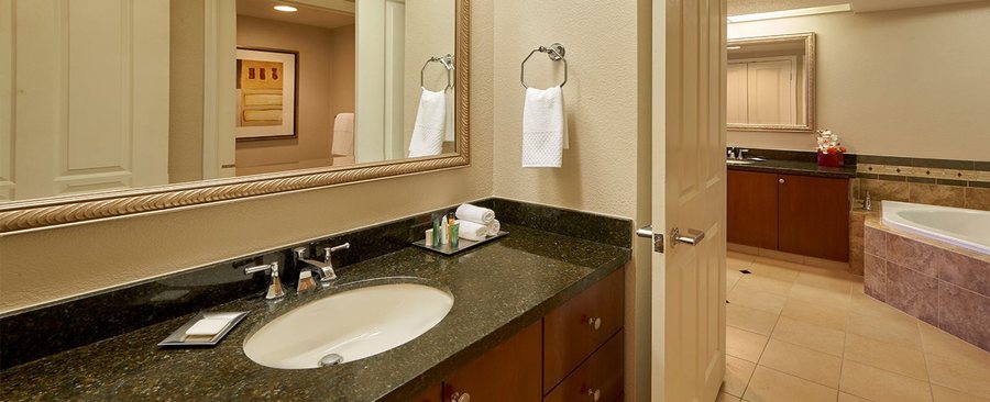 Hilton Grand Vacations Club Flamingo Las Vegas — Bathroom