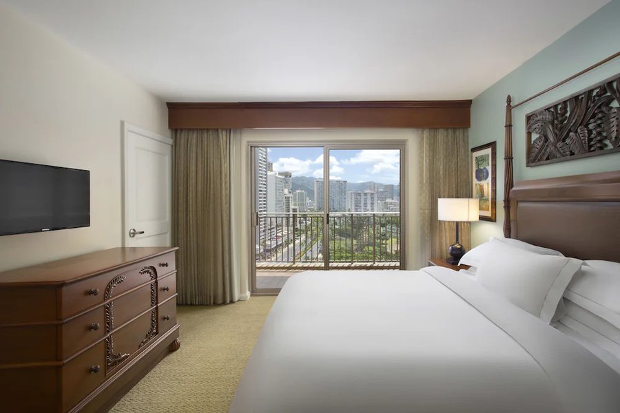 Hilton Grand Vacations Club Grand Waikikian Honolulu — Guest room