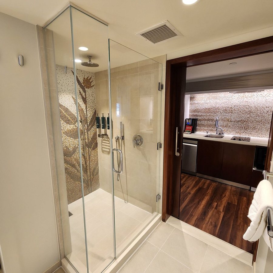 Hilton Grand Vacations Club Hokulani Waikiki Honolulu — Bathroom