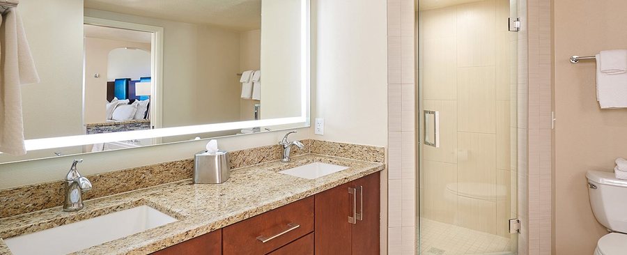Hilton Grand Vacations Club Paradise Las Vegas — Bathroom