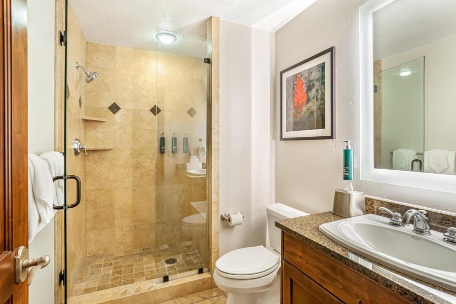 Hilton Grand Vacations Club Sunrise Lodge Park City — Bathroom