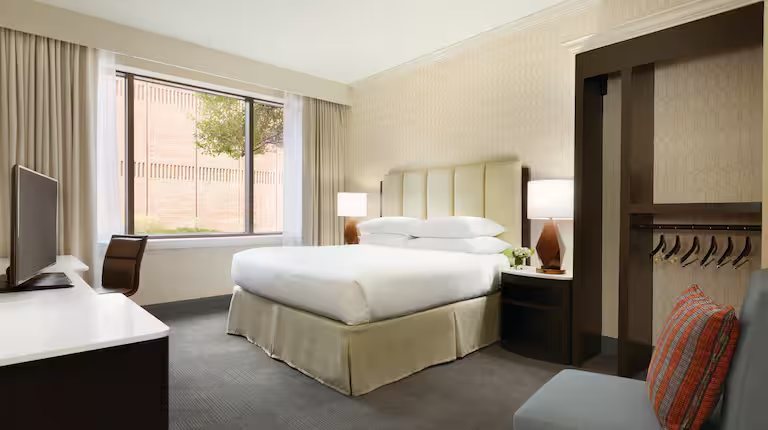 Hilton Greenville — Guest room