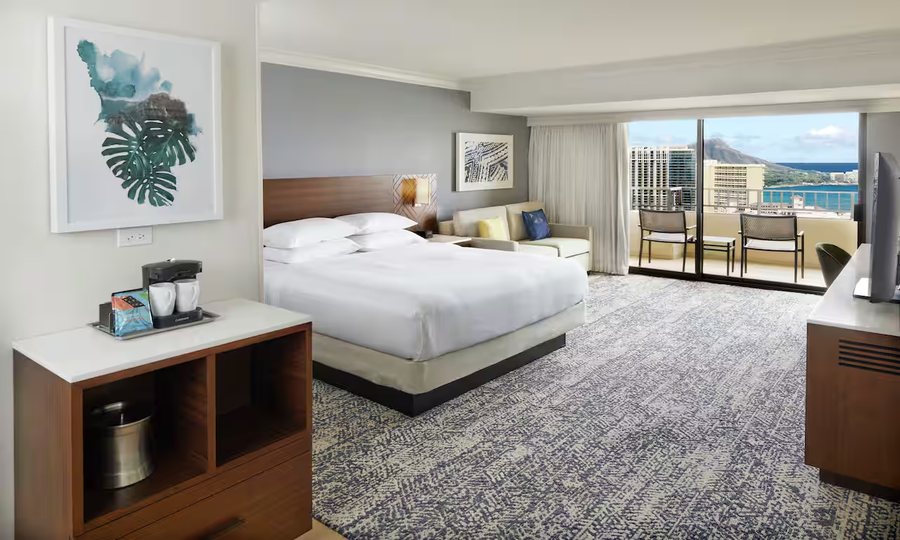 Hilton Hawaiian Village Waikiki Beach Resort Honolulu Oahu Hawaii — Guest room