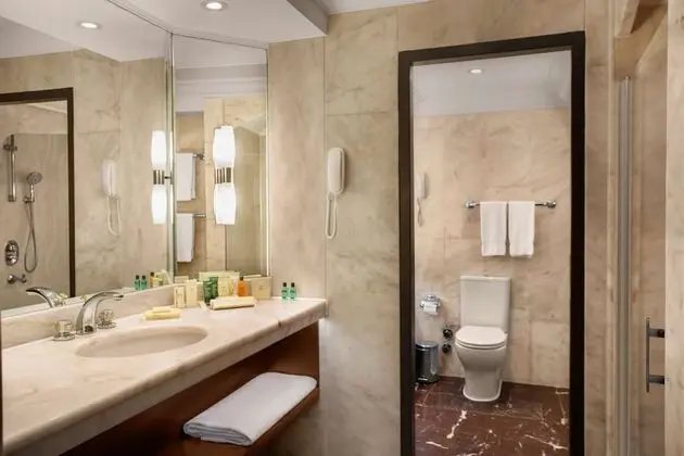 Hilton Istanbul Bosphorus Istanbul — Bathroom