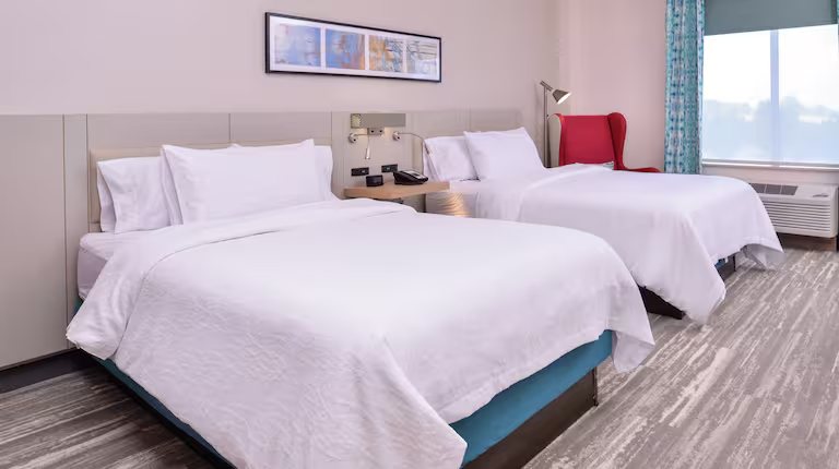 Hilton Kansas City Airport — Guest room