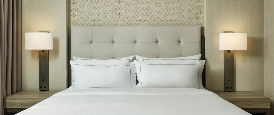 Hilton Kansas City Country Club Plaza — Guest room
