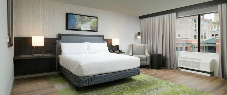 Hilton Memphis — Guest room