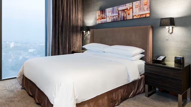 Hilton Mexico City Santa Fe — Guest room