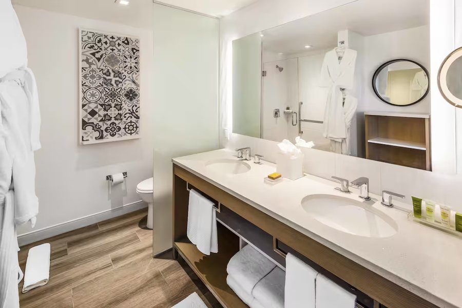 Hilton Miami Dadeland — Bathroom