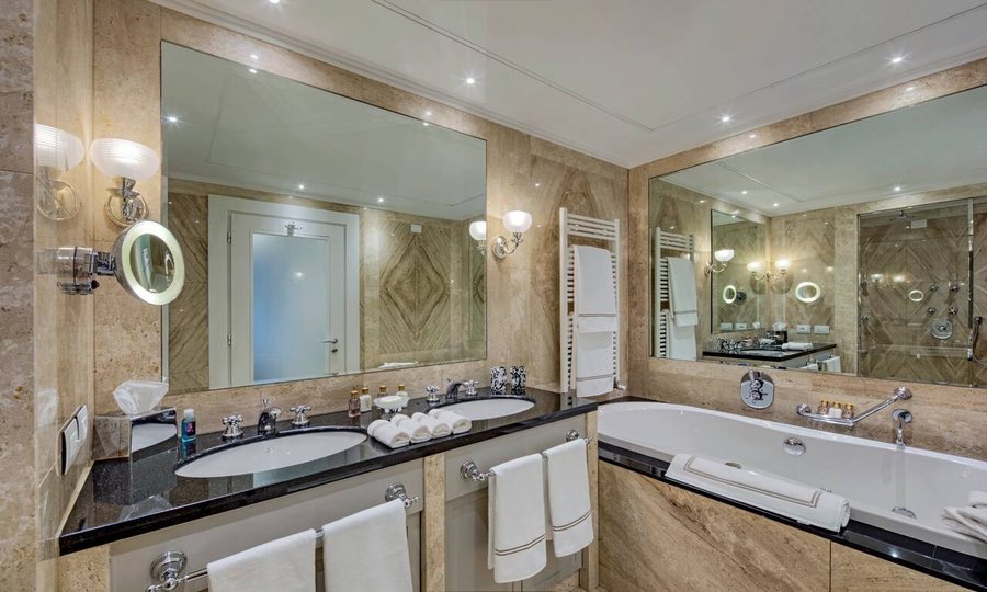 Hilton Molino Stucky Venice — Bathroom