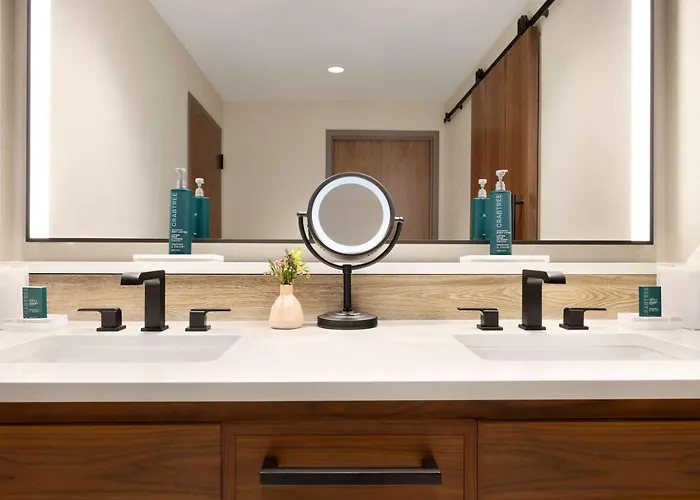 Hilton North Scottsdale at Cavasson — Bathroom