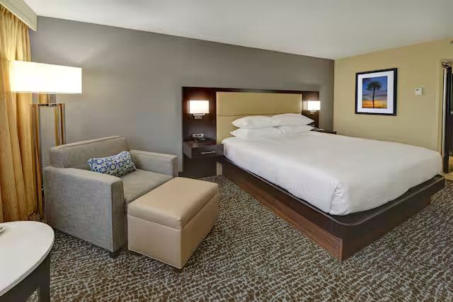 Hilton Orlando Altamonte Springs — Guest room