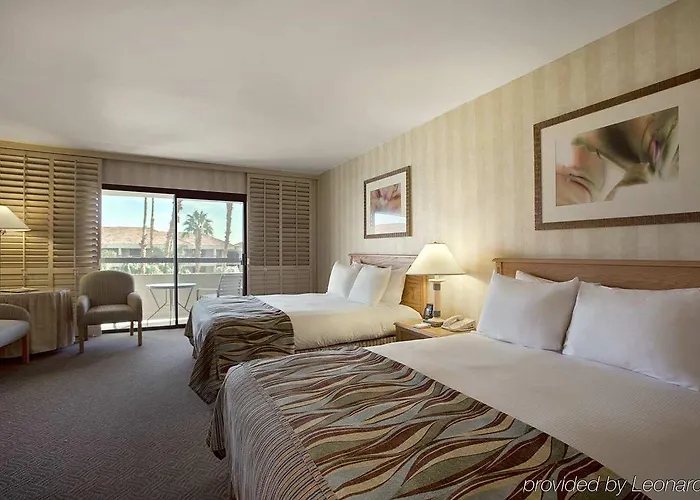 Hilton Palm Springs — Guest room