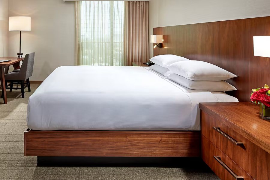 Hilton Pasadena — Guest room
