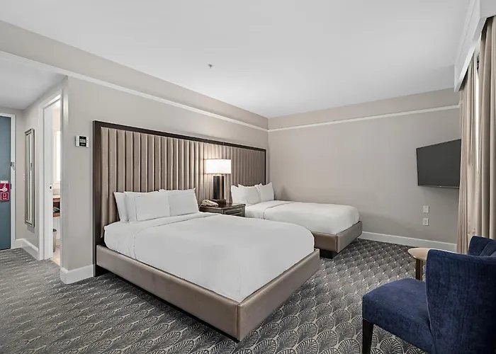 Hilton President Kansas City — Guest room