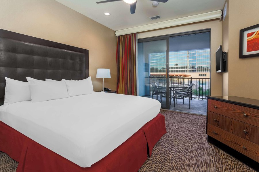 Hilton Promenade at Branson Landing — Guest room
