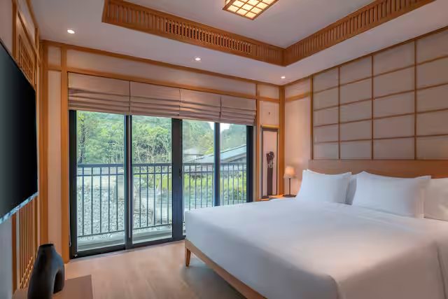 Hilton Quang Hanh Onsen Resort — Guest room