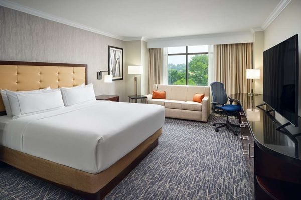 Hilton Richmond Hotel Spa Short Pump — Guest room