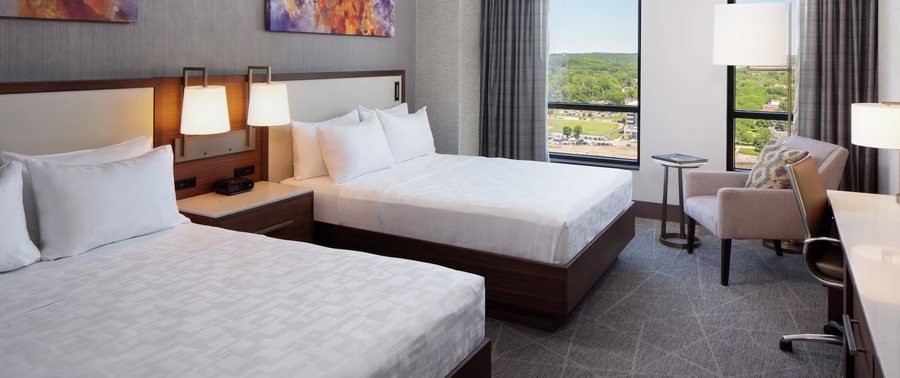 Hilton Rochester Mayo Clinic Area — Guest room