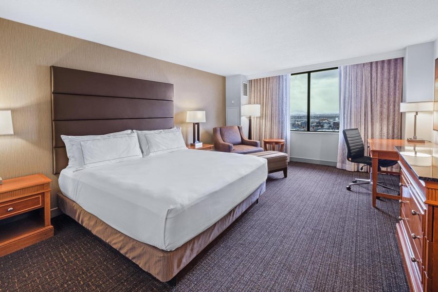 Hilton Salt Lake City Center — Guest room