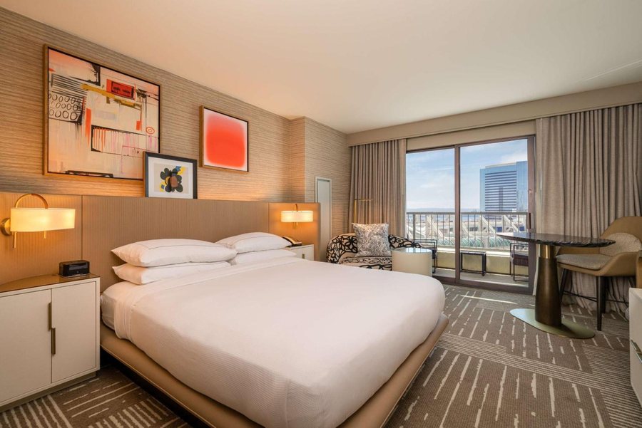 Hilton San Diego Gaslamp Quarter — Guest room