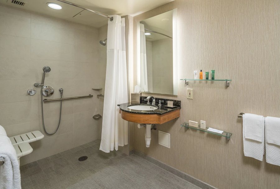 Hilton San Francisco Union Square — Bathroom