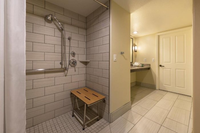 Hilton Sedona Resort At Bell Rock — Bathroom