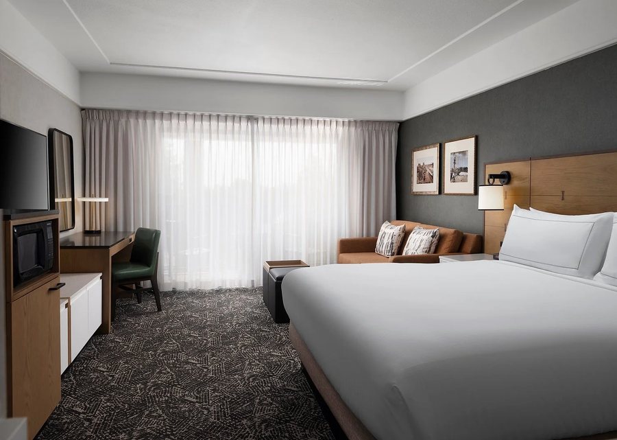 Hilton Stockton — Guest room