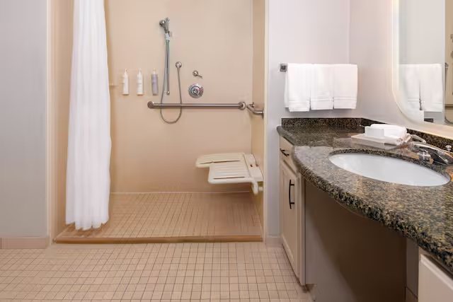 Hilton Tampa Airport Westshore — Bathroom