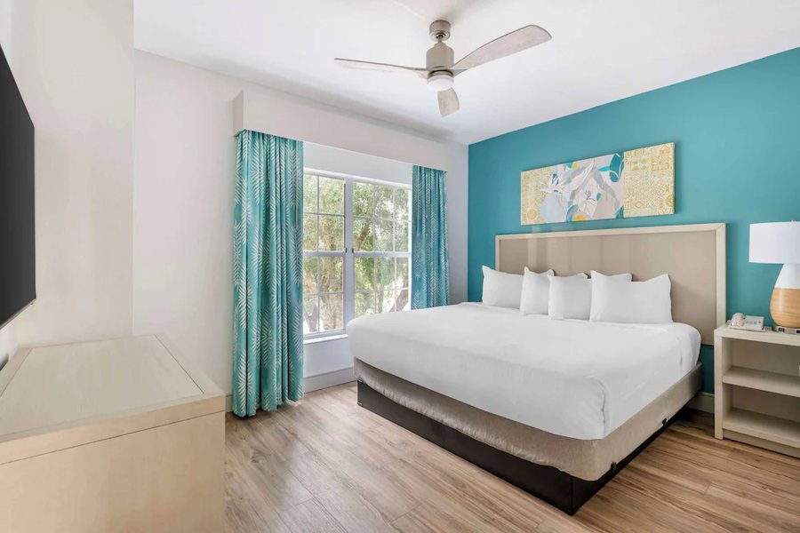 Hilton Vacation Club Aqua Sol Orlando West — Guest room
