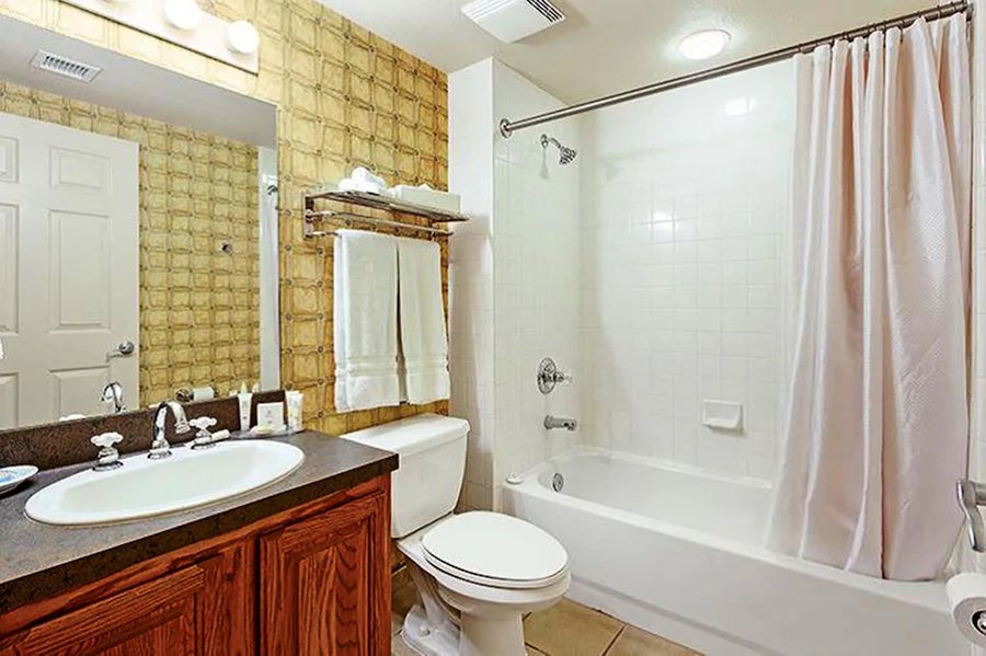 Hilton Vacation Club Bent Creek Golf Village Gatlinburg — Bathroom