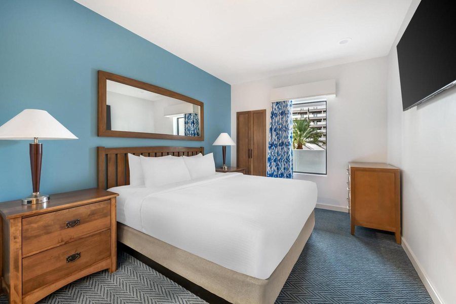 Hilton Vacation Club Cancun Resort Las Vegas — Guest room